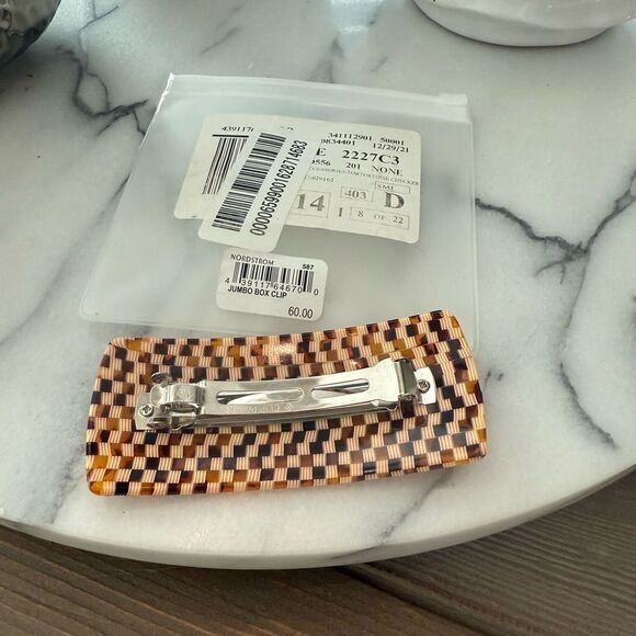 NWT MACHETE
Jumbo Box Clip in Tortoise Checker - Picture 4 of 4